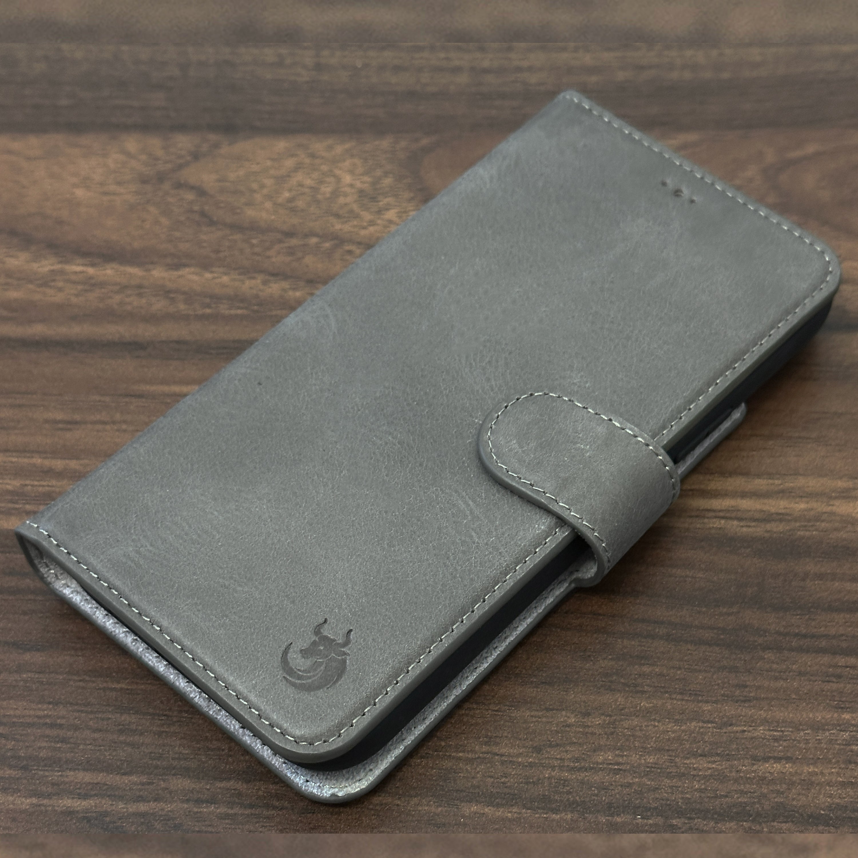 Vegas iPhone 15 Pro Max Wallet Case | MagSafe