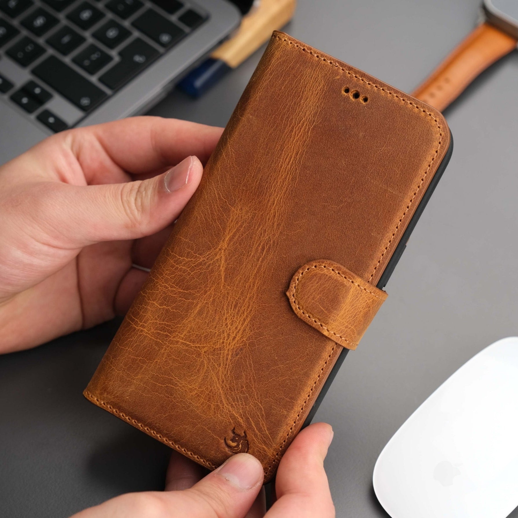 Casper Leather iPhone 14 Plus Wallet Case | MagSafe - TORONATA - #color_antic-tan