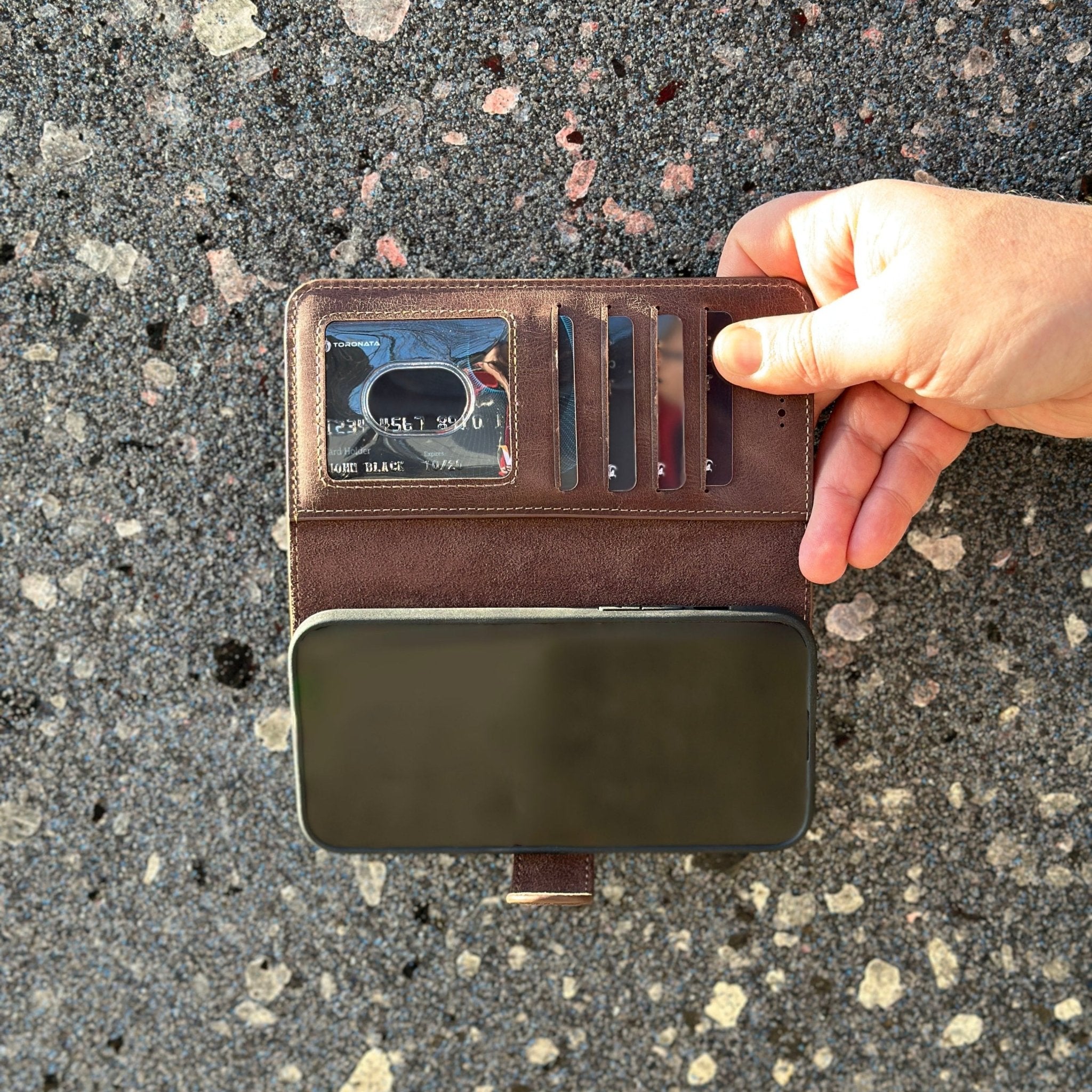 Vegas iPhone 15 Wallet Case | MagSafe-Dark Brown---TORONATA